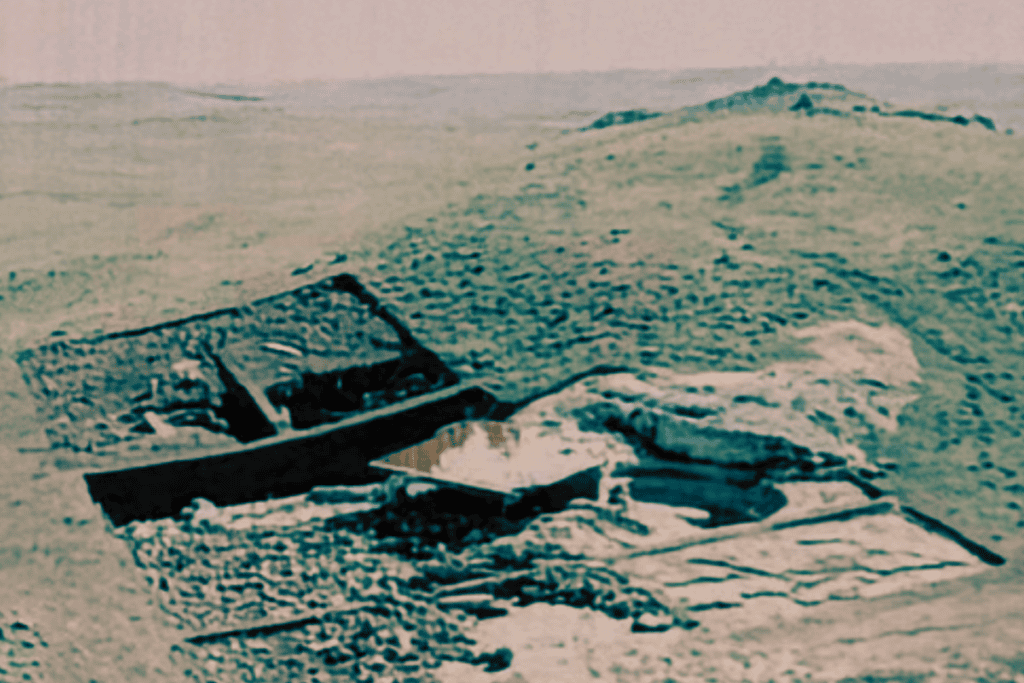 Karahan Tepe 13 An early aerial black-and-white or faded photograph displaying the untouched hill profile before major excavations began.